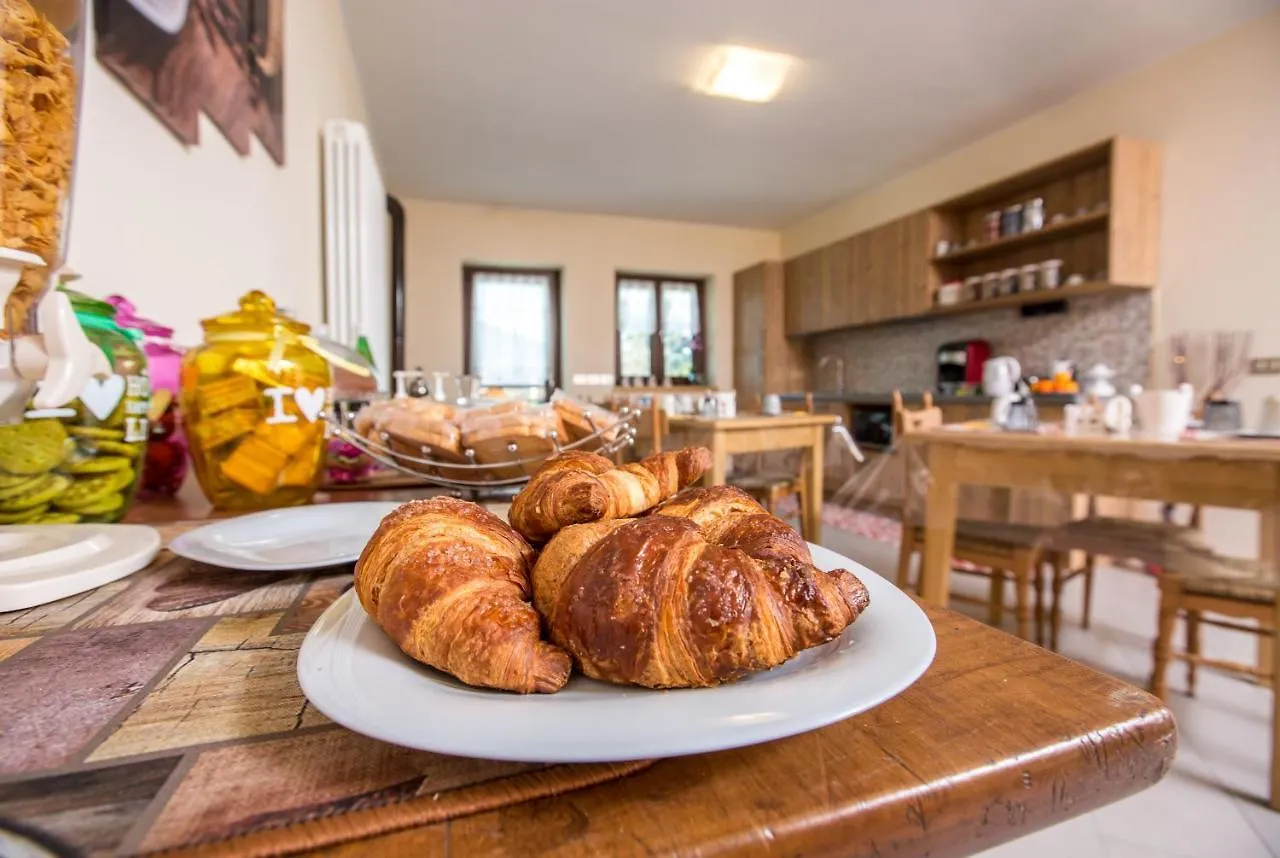 Alloggio Del Contadino Sondrio Bed & Breakfast